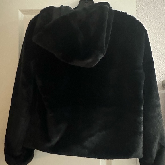 Abercrombie Faux Fur jacket with hoodie - Picture 3 of 5
